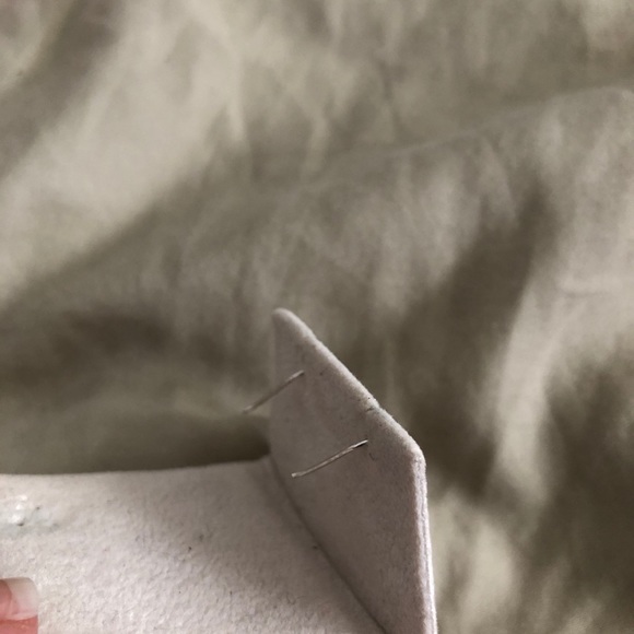 Bundle Item: Dangly Smoky White Earrings - Picture 2 of 2